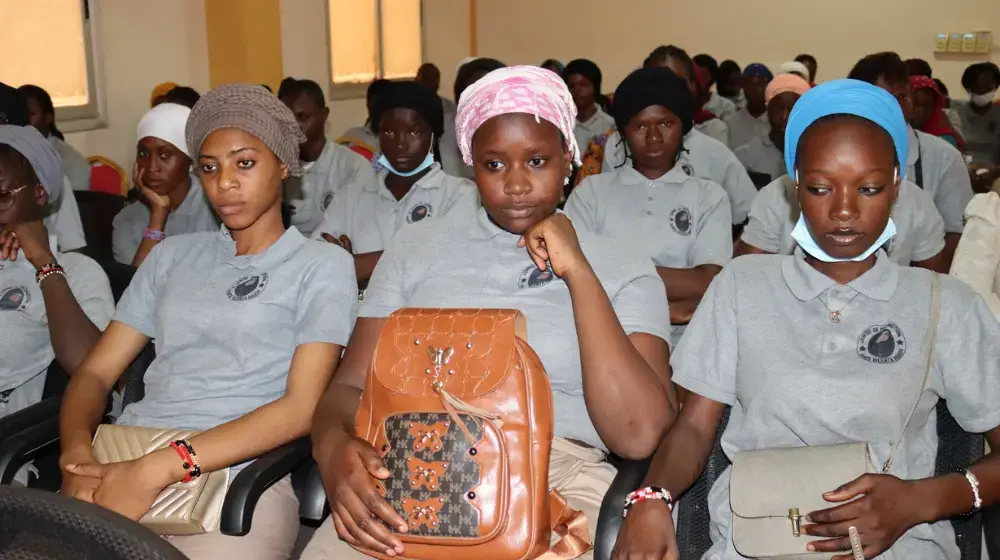 11 OCTOBRE 2024 JOURNEE INTERNATIONALE DE LA FILLLE LES ADOLESCENTES ONT UNE VISION D’UN AVENIR MEILLEUR : SOYONS A LEURS COTES, ET NON SUR LEUR CHEMIN