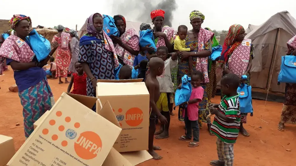 25 novembre, journée internationale pour l'élimination de la violence à l'égard des femmes  MEME LORSQU'ELLES FUIENT LES CRISES ET LES CATASTROPHES, LES FEMMES ET LES FILLES ONT DROIT A LA SECURITE ET AU SOUTIEN