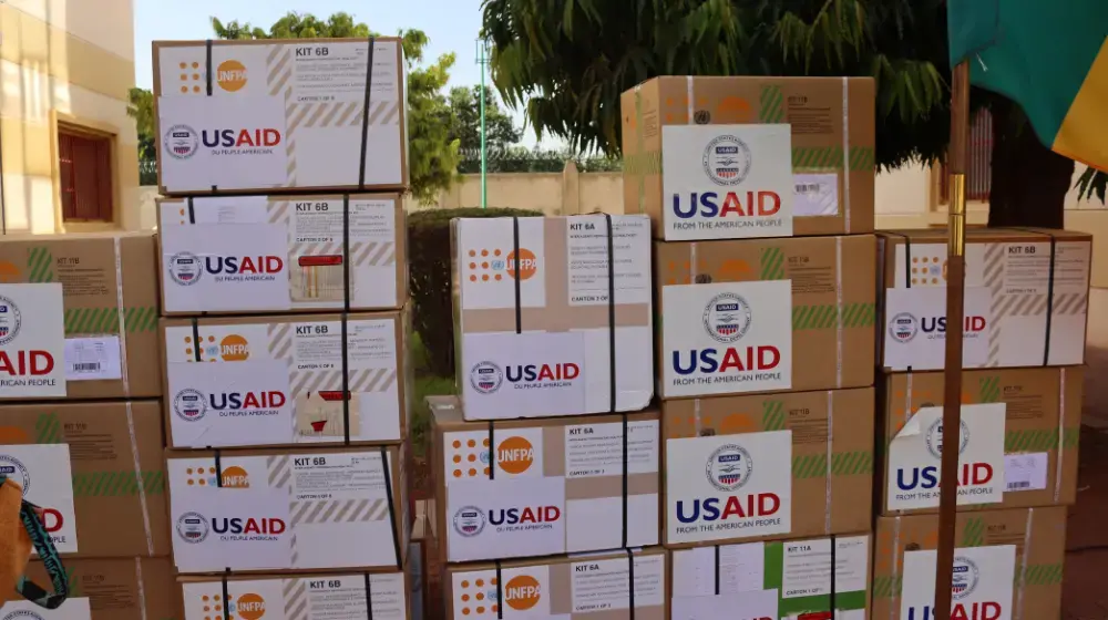 1,5 MILLIARD DE FCFA INVESTI DANS L’ACHAT DES KITS DE SR D’URGENCE REMIS AU GOUVERNEMENT PAR UNFPA MALI EN PARTENARIAT AVEC USAID MALI