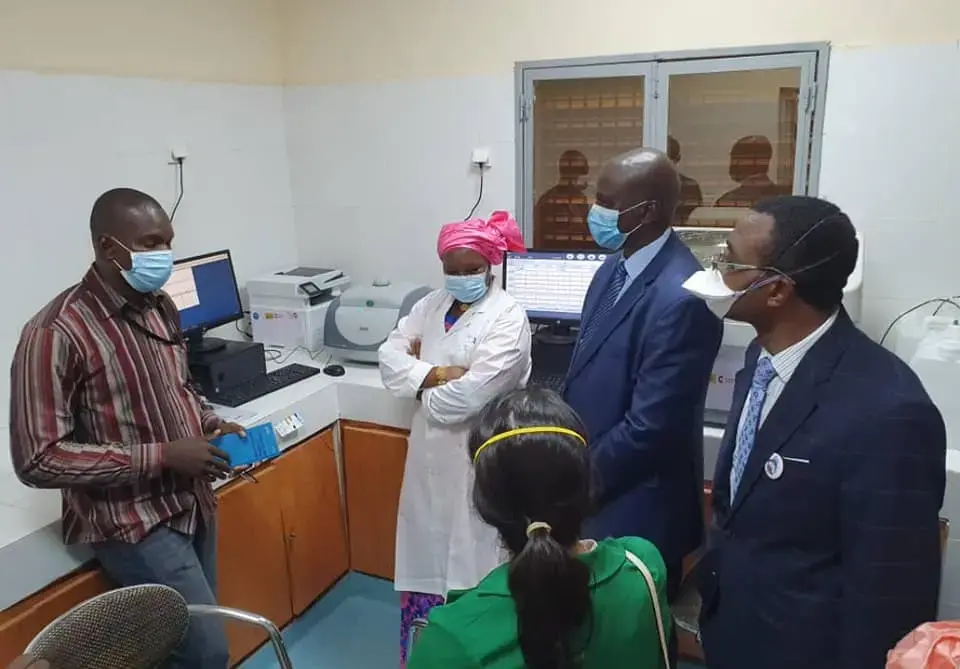 Protection des Survivantes des Violences Basées sur le Genre au Mali  UN LABORATOIRE RÉHABILITE EQUIPE OPÉRATIONNEL AU ONE STOP CENTER DE BAMAKO 