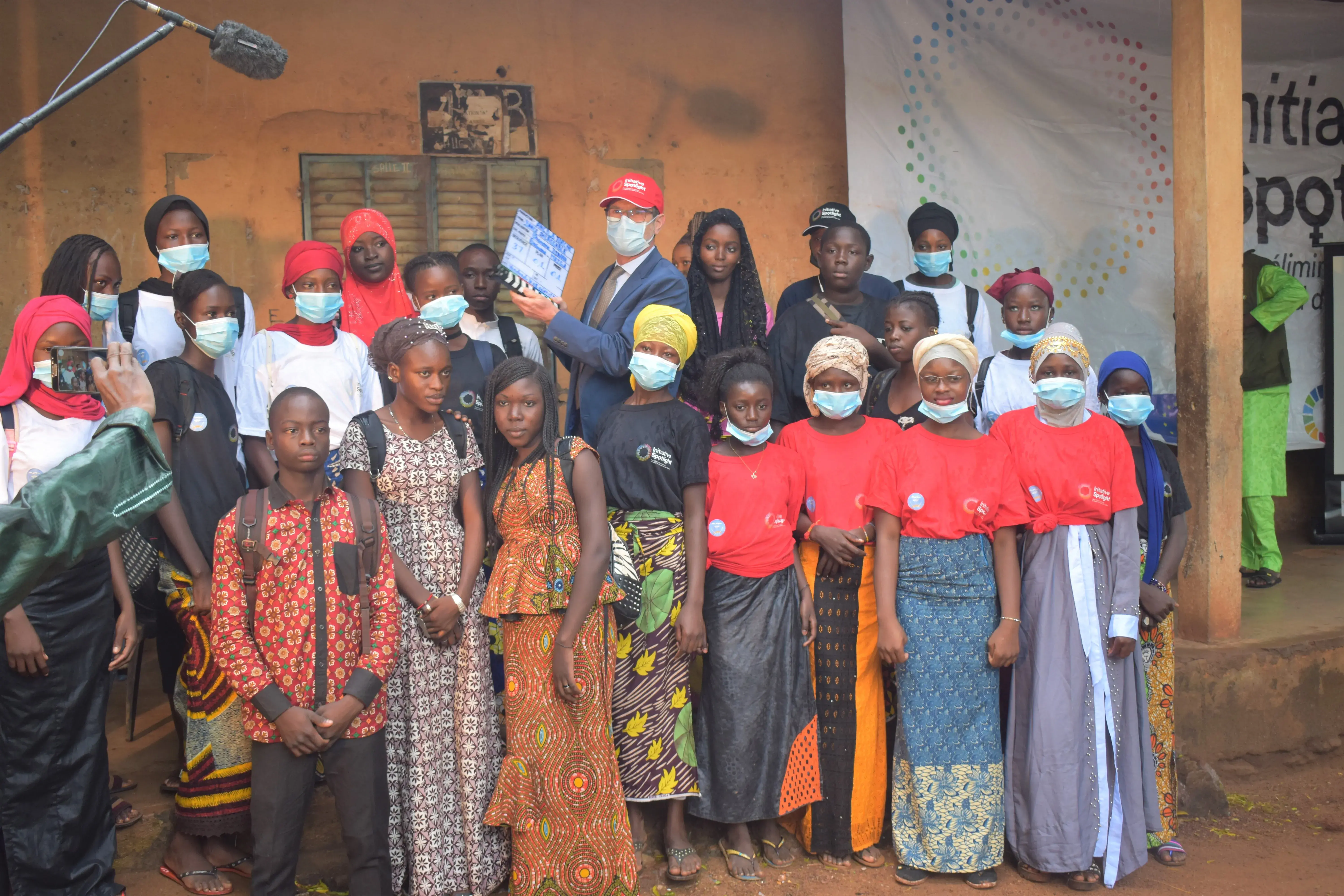 Programme Initiative Spotlight PREMIER COUP DE CLAP D’UNE SERIE TELEVISUELLE SUR LES VBG